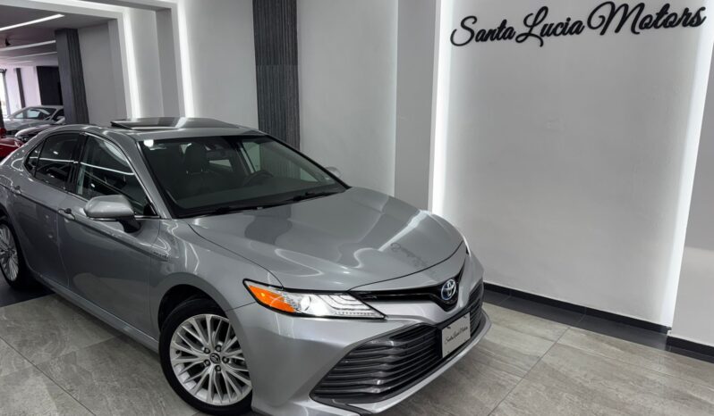 Toyota Camry Xle Hybrid 2020 lleno
