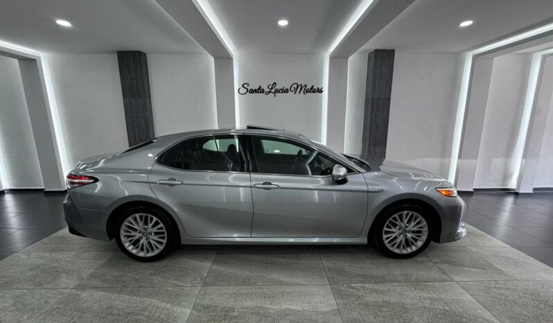 Toyota Camry Xle Hybrid 2020 lleno