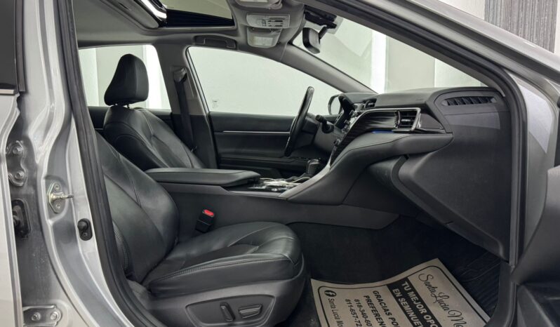 Toyota Camry Xle Hybrid 2020 lleno