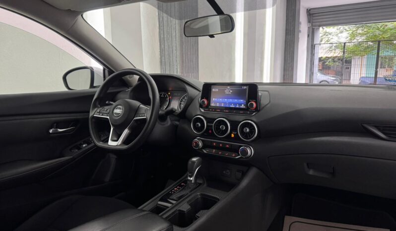Nissan Sentra CVT 2023 lleno
