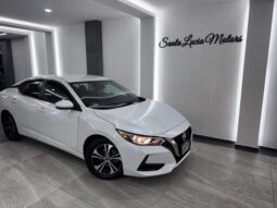 Nissan Sentra CVT 2023 lleno