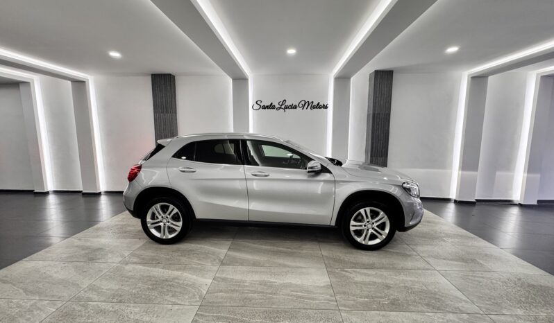 MERCEDES BENZ GLA200 2017 lleno