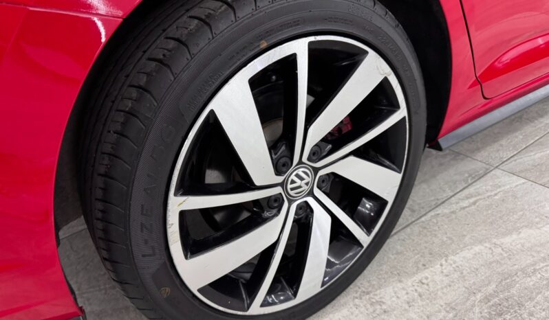 Volkswagen Jetta GLI 2019 lleno