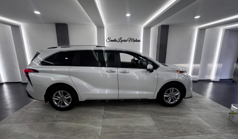 Toyota Sienna Platinum 2024 lleno