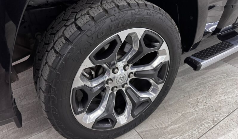 Ram 1500 Laramie 4×2 2019 lleno