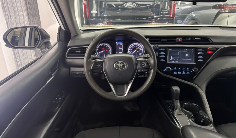 Toyota Camry LE 2019 lleno