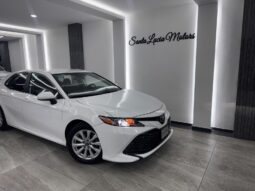 Toyota Camry LE 2019 lleno
