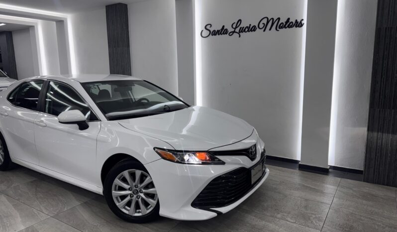 Toyota Camry LE 2019 lleno