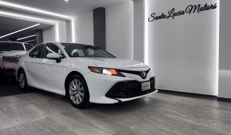 Toyota Camry LE 2019 lleno