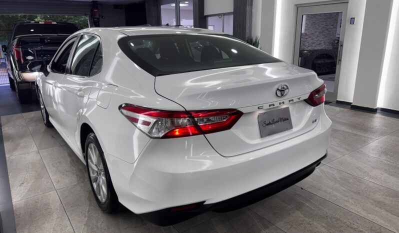 Toyota Camry LE 2019 lleno