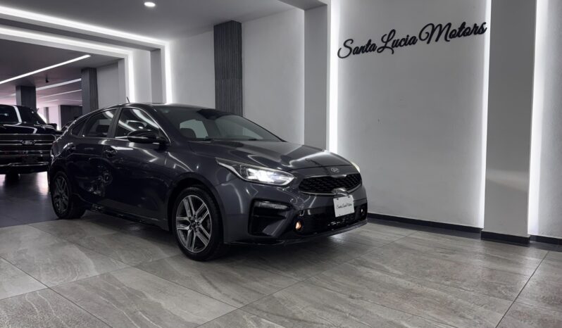 Kia Forte GT Line HB 2021 lleno