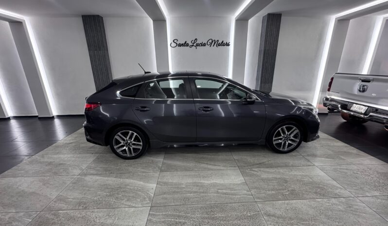 Kia Forte GT Line HB 2021 lleno