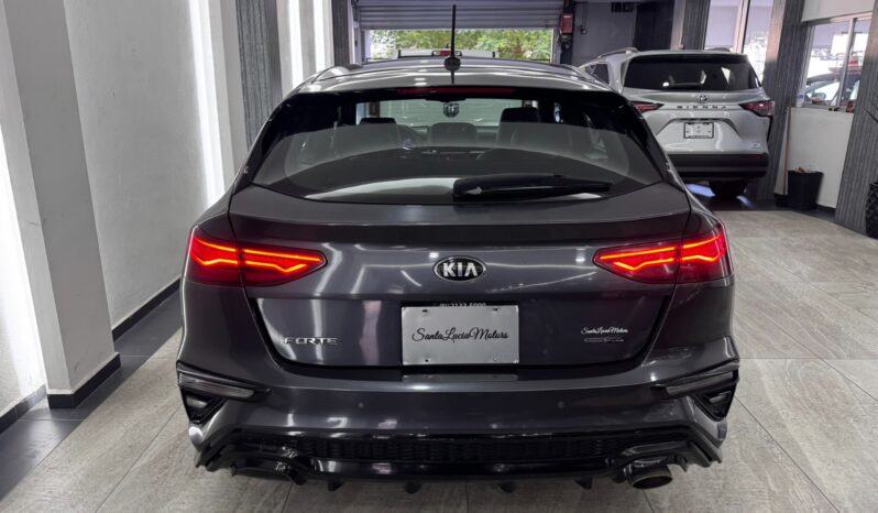 Kia Forte GT Line HB 2021 lleno
