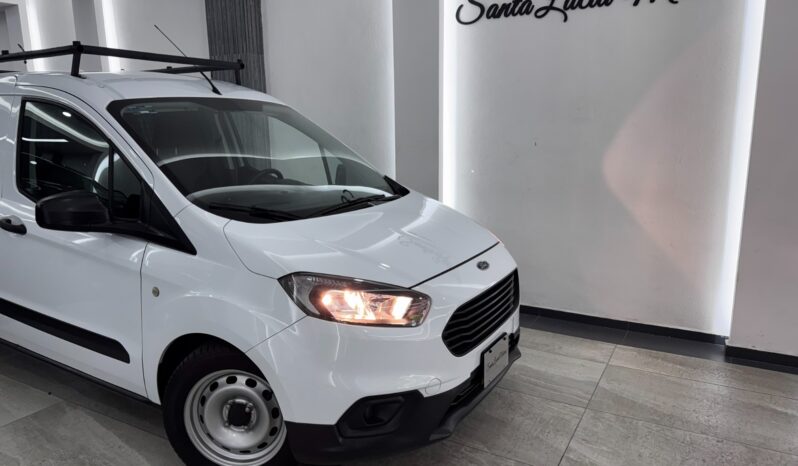 Ford Transit Courier 2023 lleno