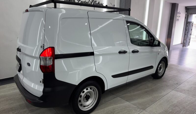 Ford Transit Courier 2023 lleno